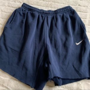 Nike Navy Sweatshorts L